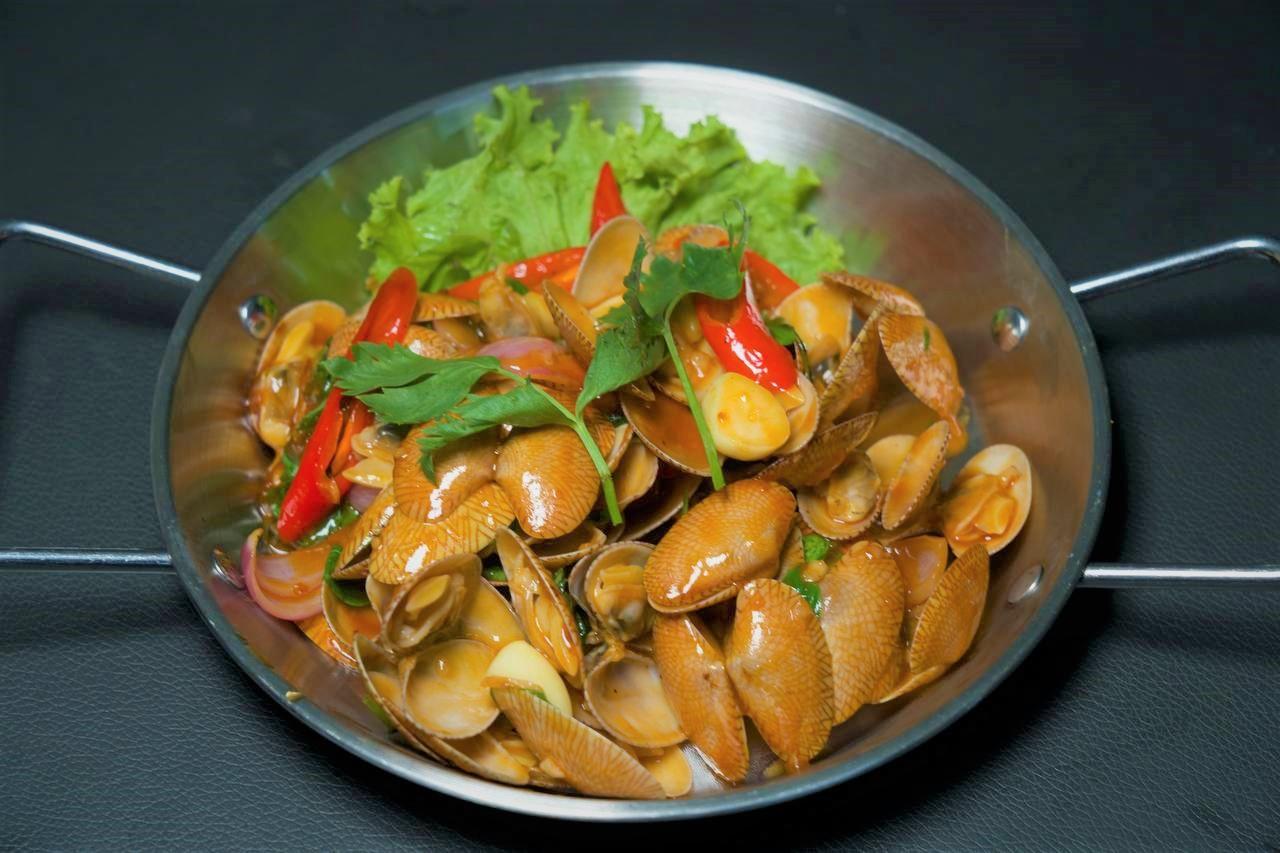 លៀសហូលឆាអំពិលទុំ