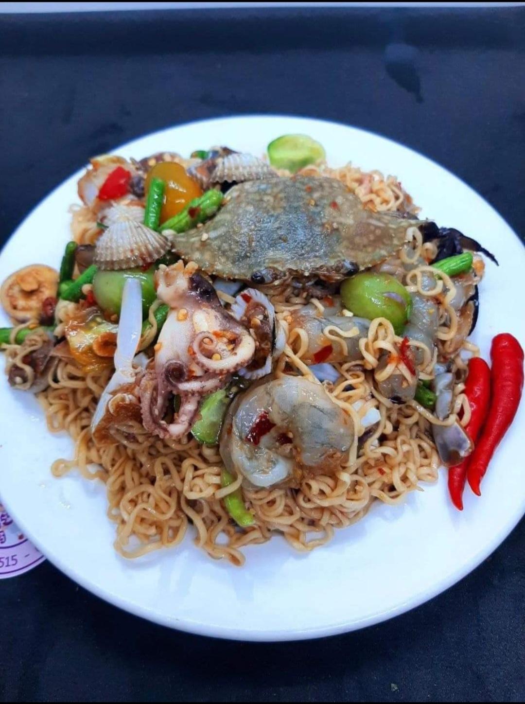 បុកមីគ្រឿងសមុទ្រ