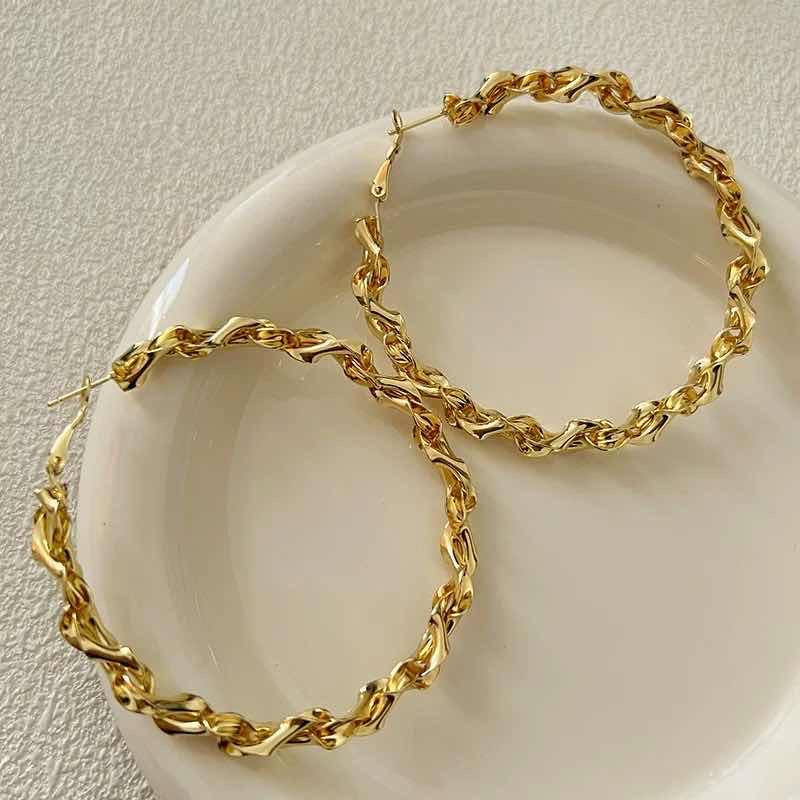 Earring 18
