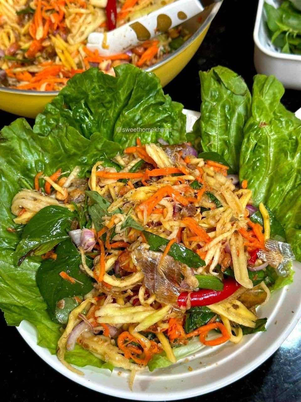 ញាំស្វាយត្រីឆ្អើរ