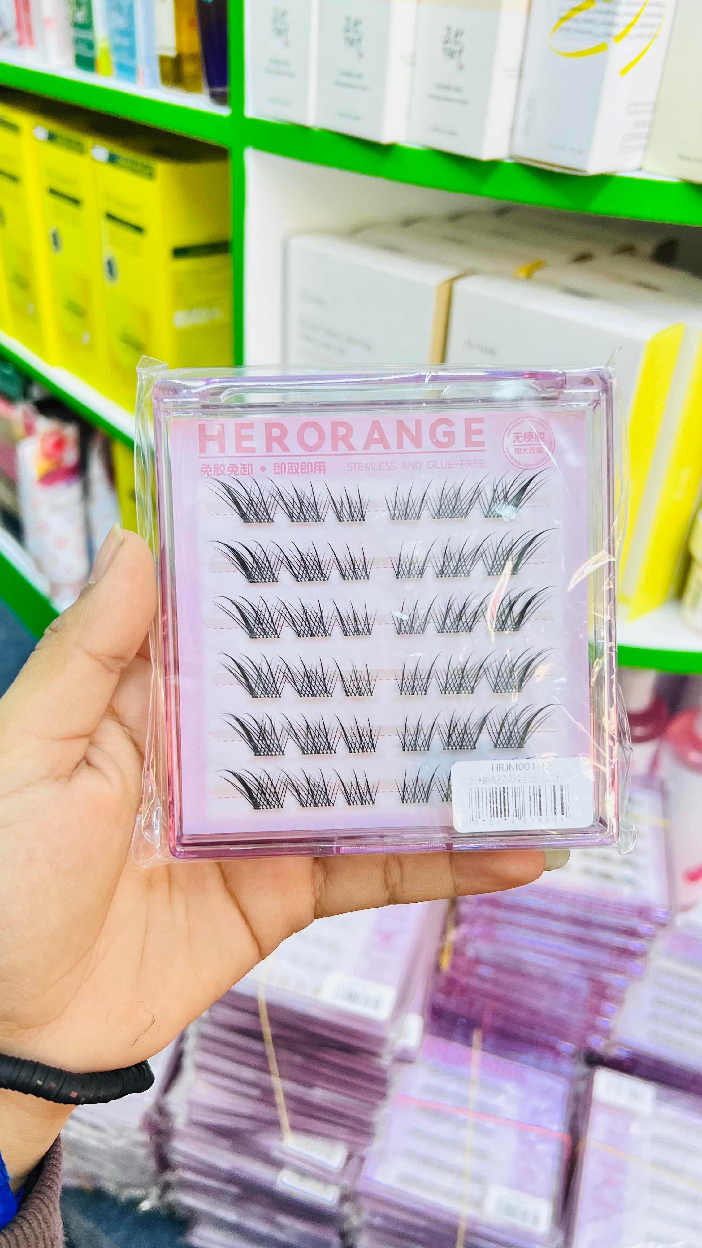 រោមភ្នែកតខ្លួនឯង S