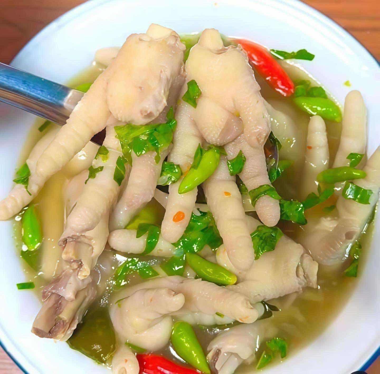 ស៊ុប ជើងមាន់ម្ទេសខៀវ