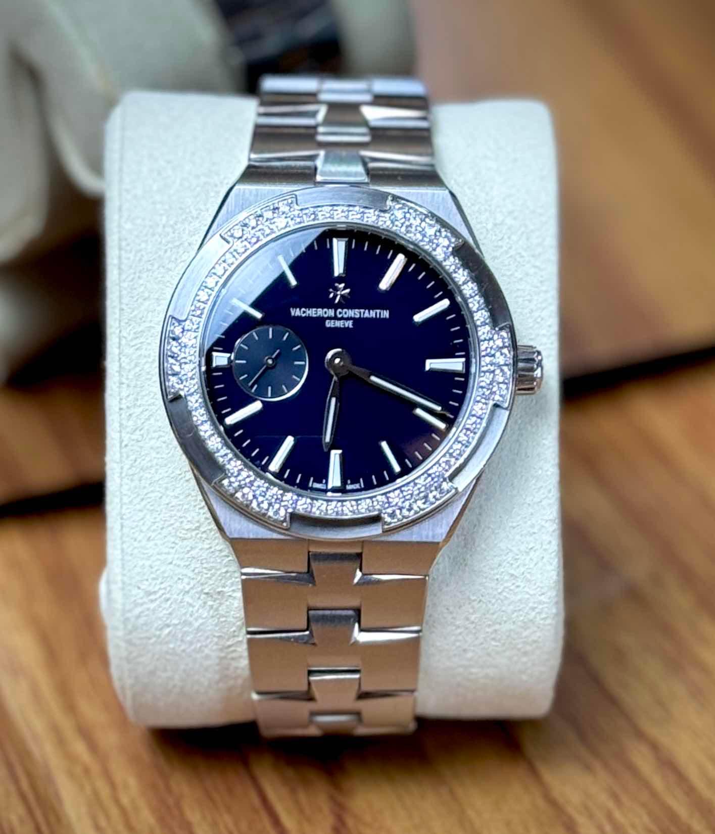 VACHERON CONSTANTIN Overseas Blue Dial Diamonds