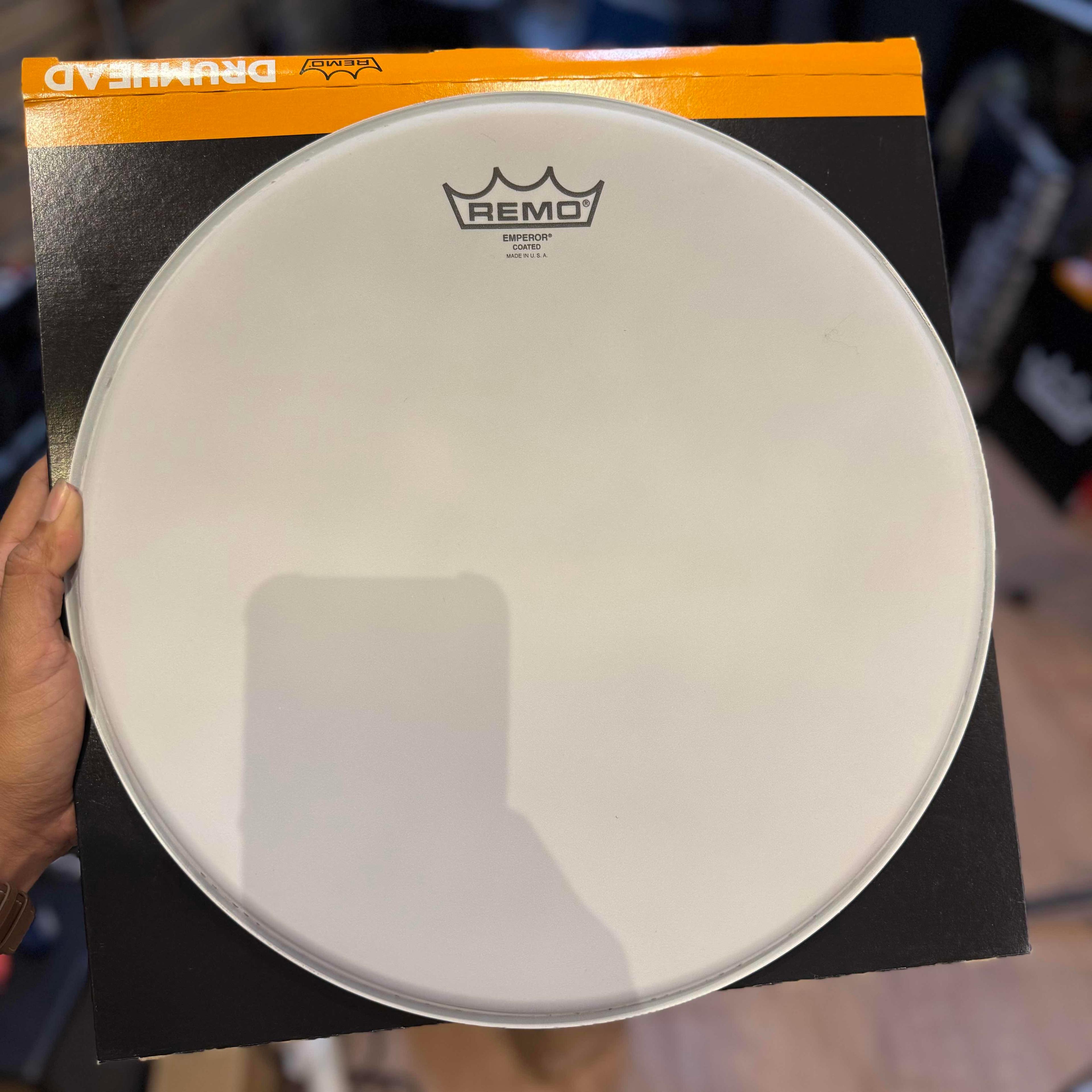 ស្បែកស្នែ Remo Emperor Coated 14"