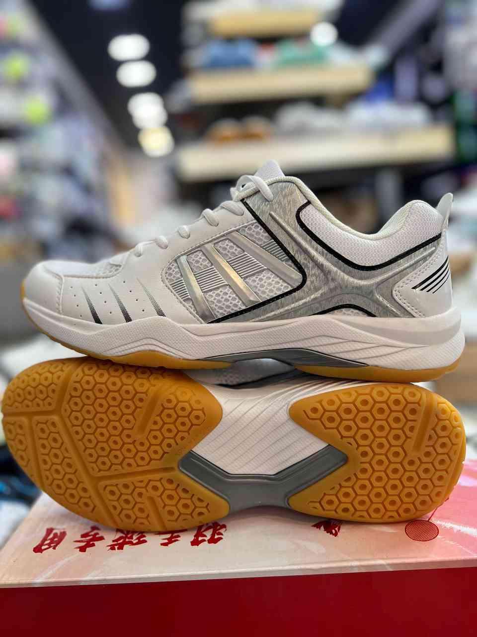 ស្បែកជើងmedaron