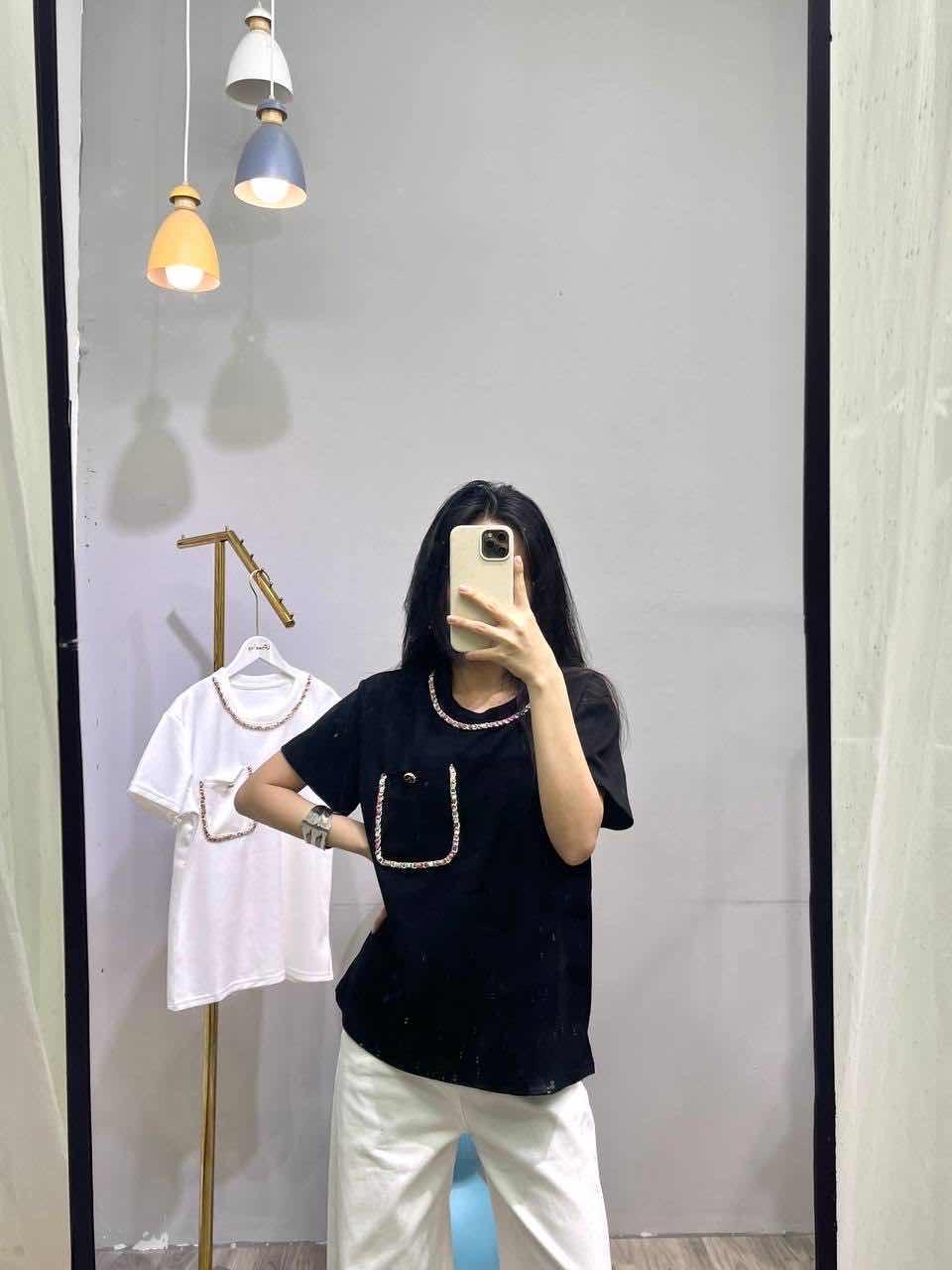 អាវម៉ូត