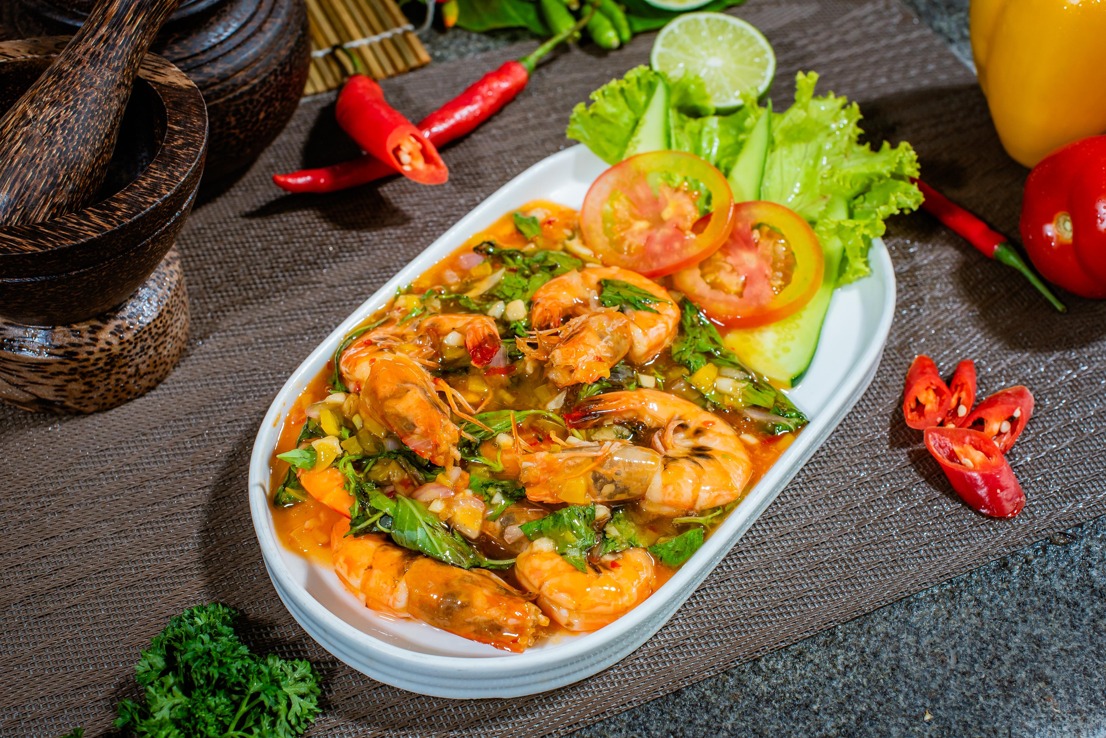 បង្គាឆាបីរសជាតិ Stir fried shrimp with 3kind of sauce 三种酱料炒虾