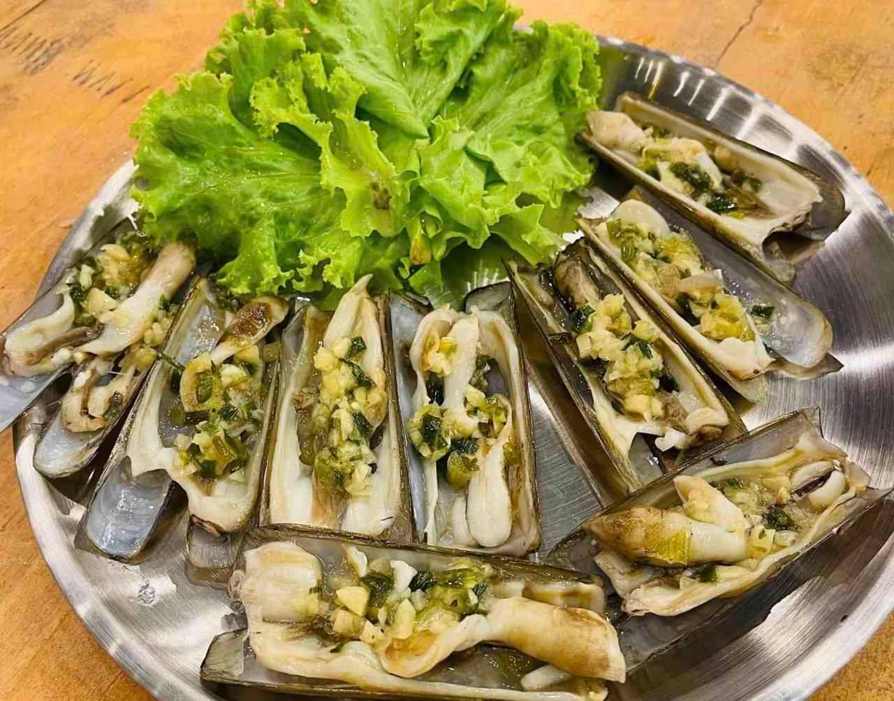 ខ្យងឬស្សីអាំងខ្ទឹមស