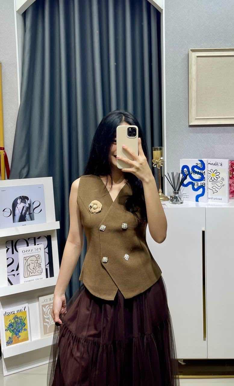 អាវម៉ូត