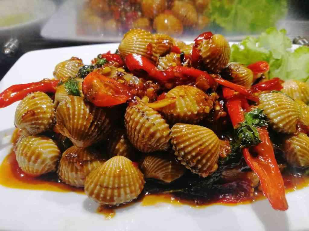 ងាវឆាអំពិលទុំ