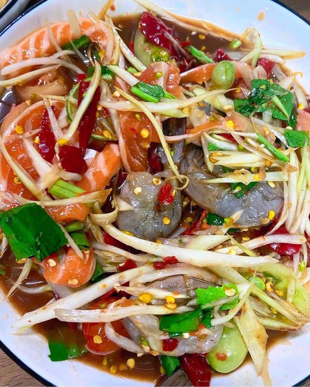 បុកល្ហុងបង្គាលាយសាល់ម៉ុន
