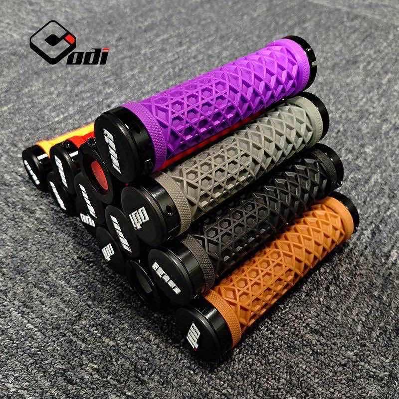 ស្នាប់ដៃ ODI VANS
