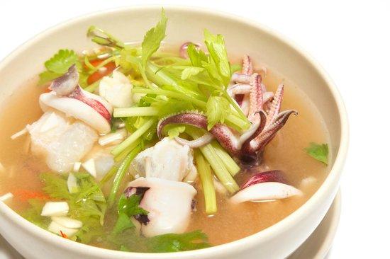 ម្ជូរមឹកម្រះព្រៅ Spicy Sour Soup with Herb Basils
