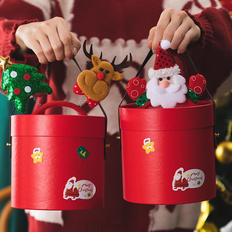 ប្រអប់​បុណ្យណូអែល​ Christmas Box