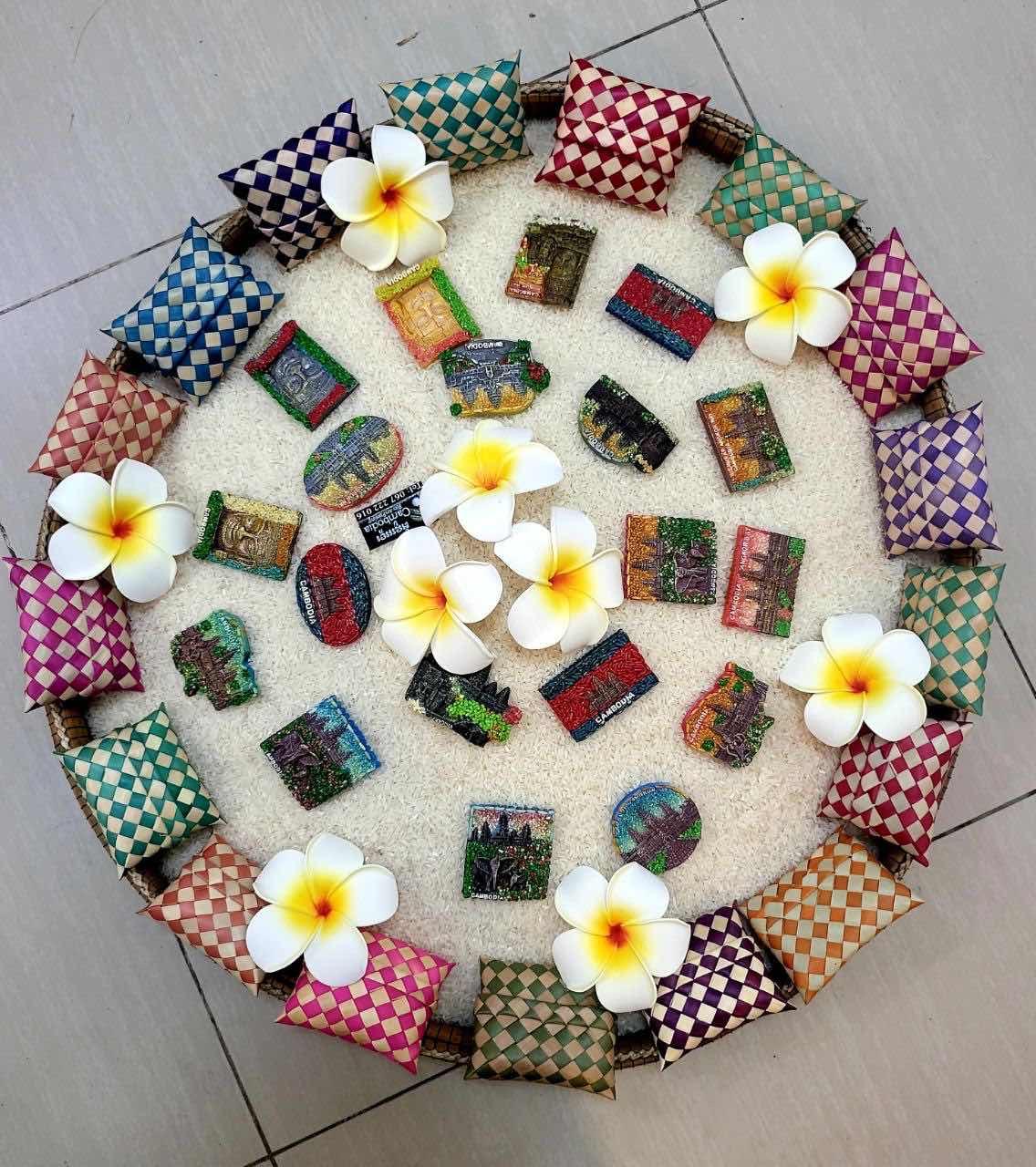 ម៉ាកានេតបឹតទូទឹកកក (Fridge Magnets)