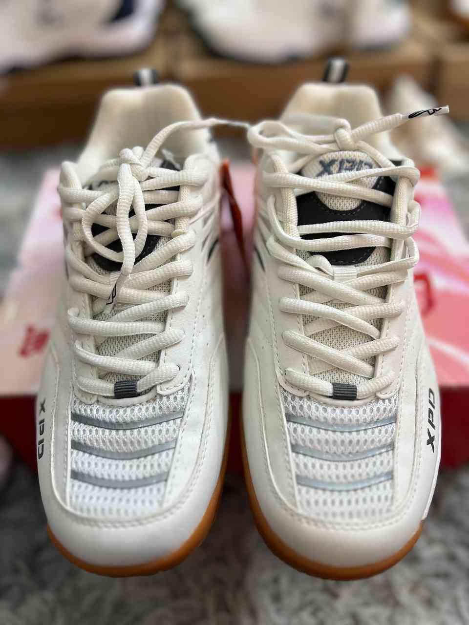 ស្បែកជើងXPD