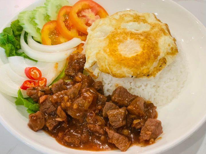 បាយឡុកឡាក់សាច់