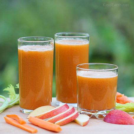 ទឹកផ្លែប៉ោមកៀប (Fresh Apple Juice)