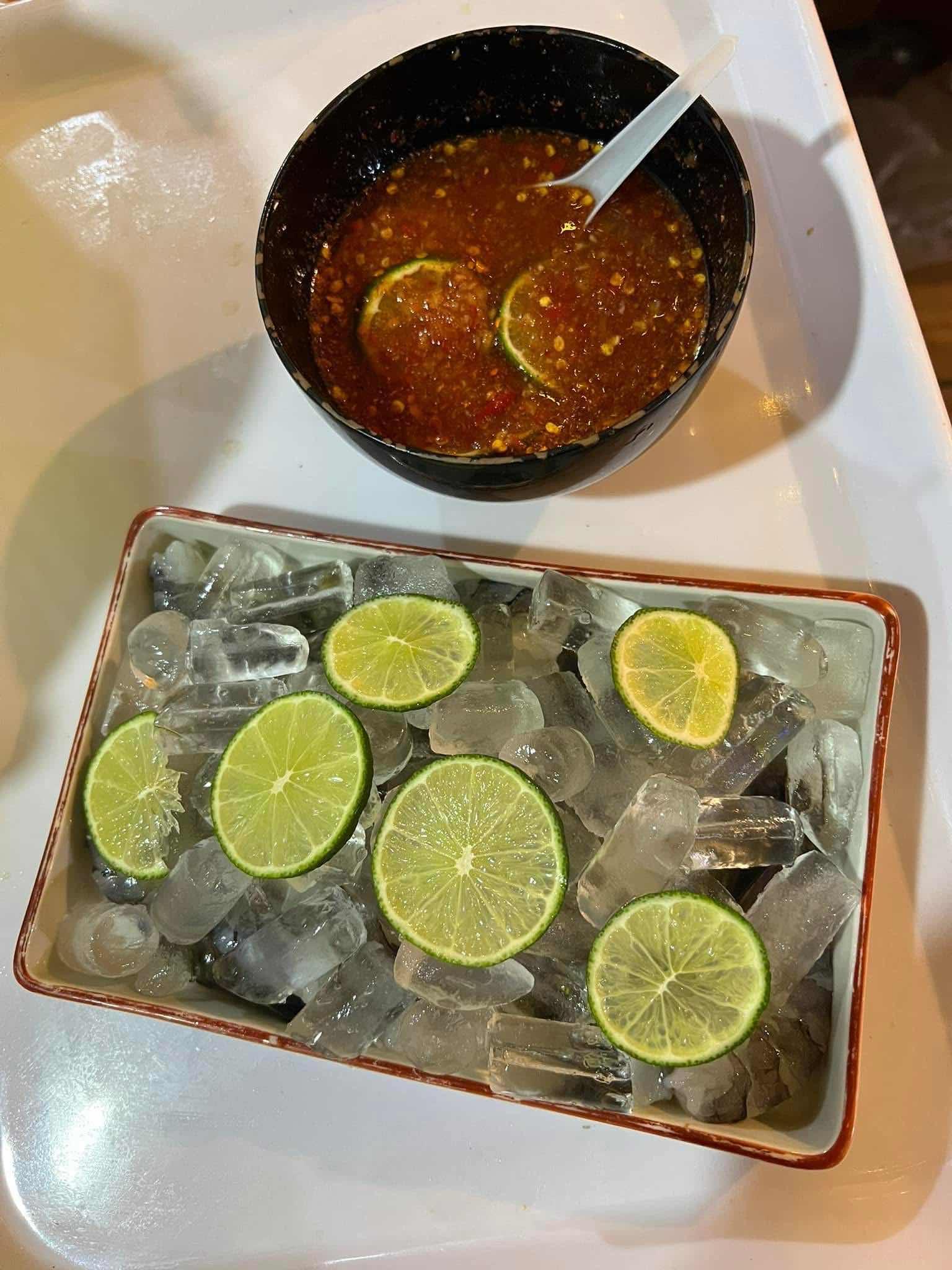 បង្គាទឹកភ្នែក ចានធំ