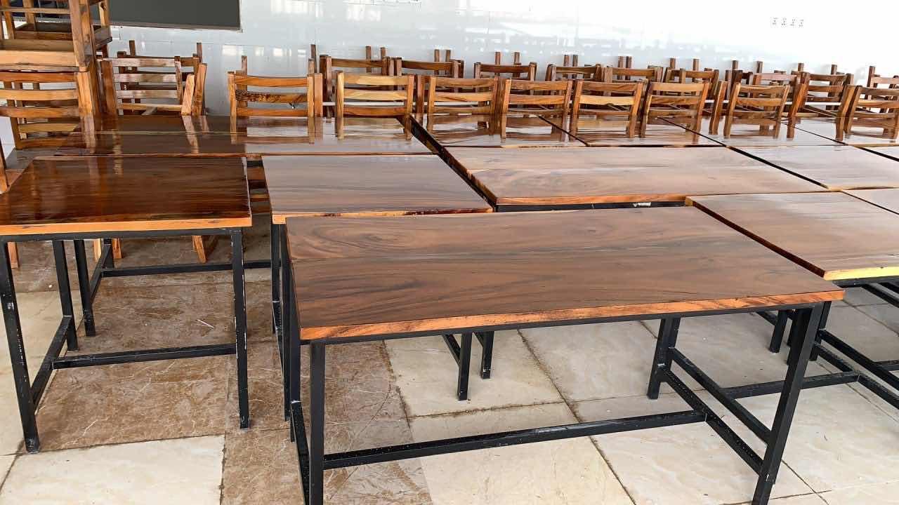 តុឈេីអំពិលបារាំងជេីងដែក