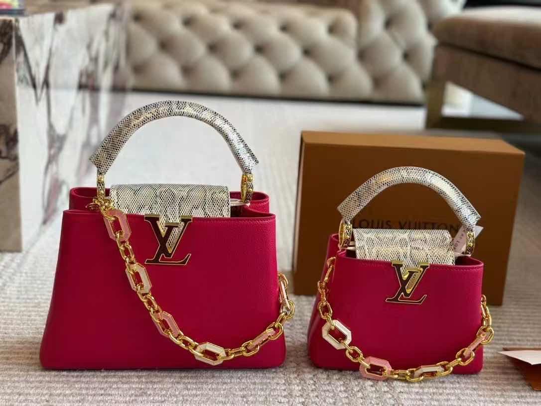 ការបូបនារី LV 
