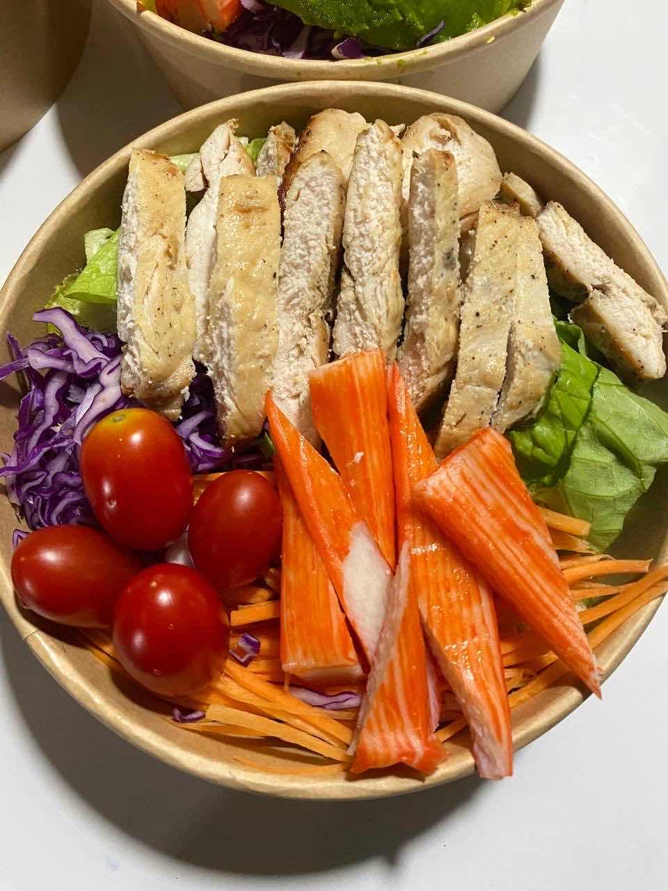 សាឡាដ ទ្រូងមាន់+ប្រហិតក្តាម/Salad chicken breast+Crab meatballs