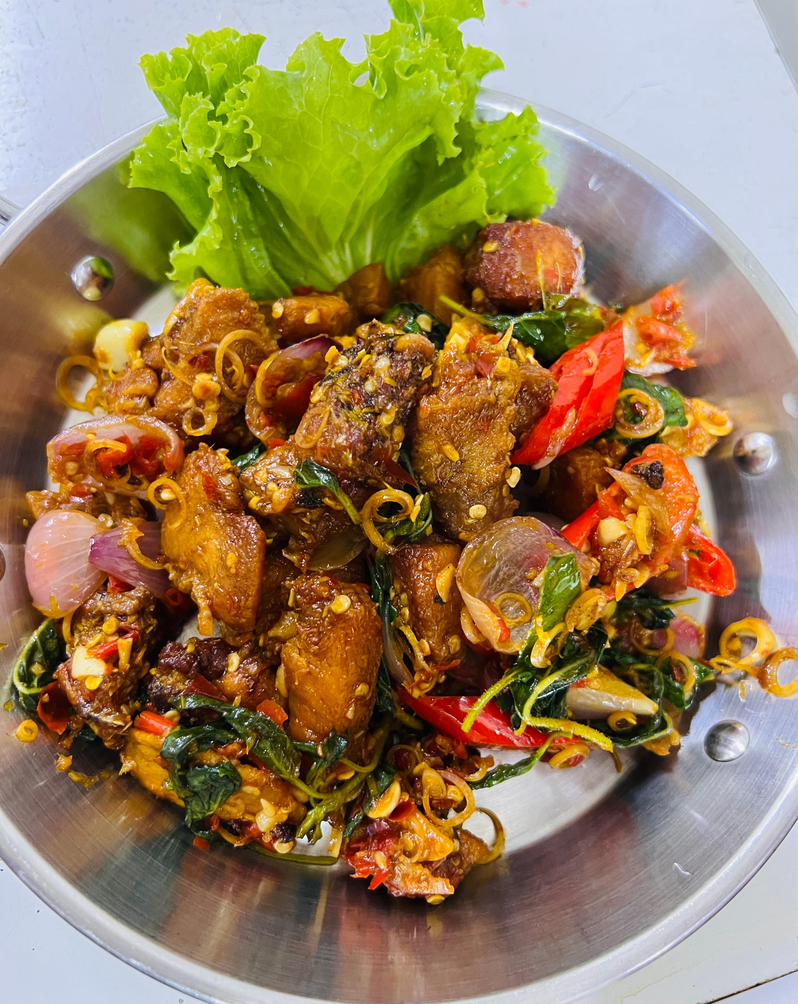 មាន់ឆាក្តៅ
