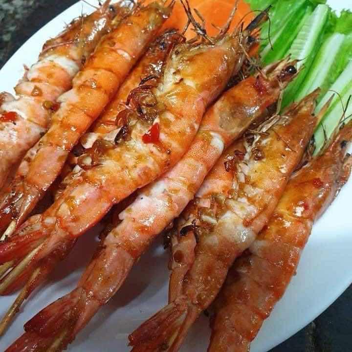 បង្គាអាំងអំបិលម្ទេស  . បង្គាអប់អំបិលម្ទេស . ( រស់ )