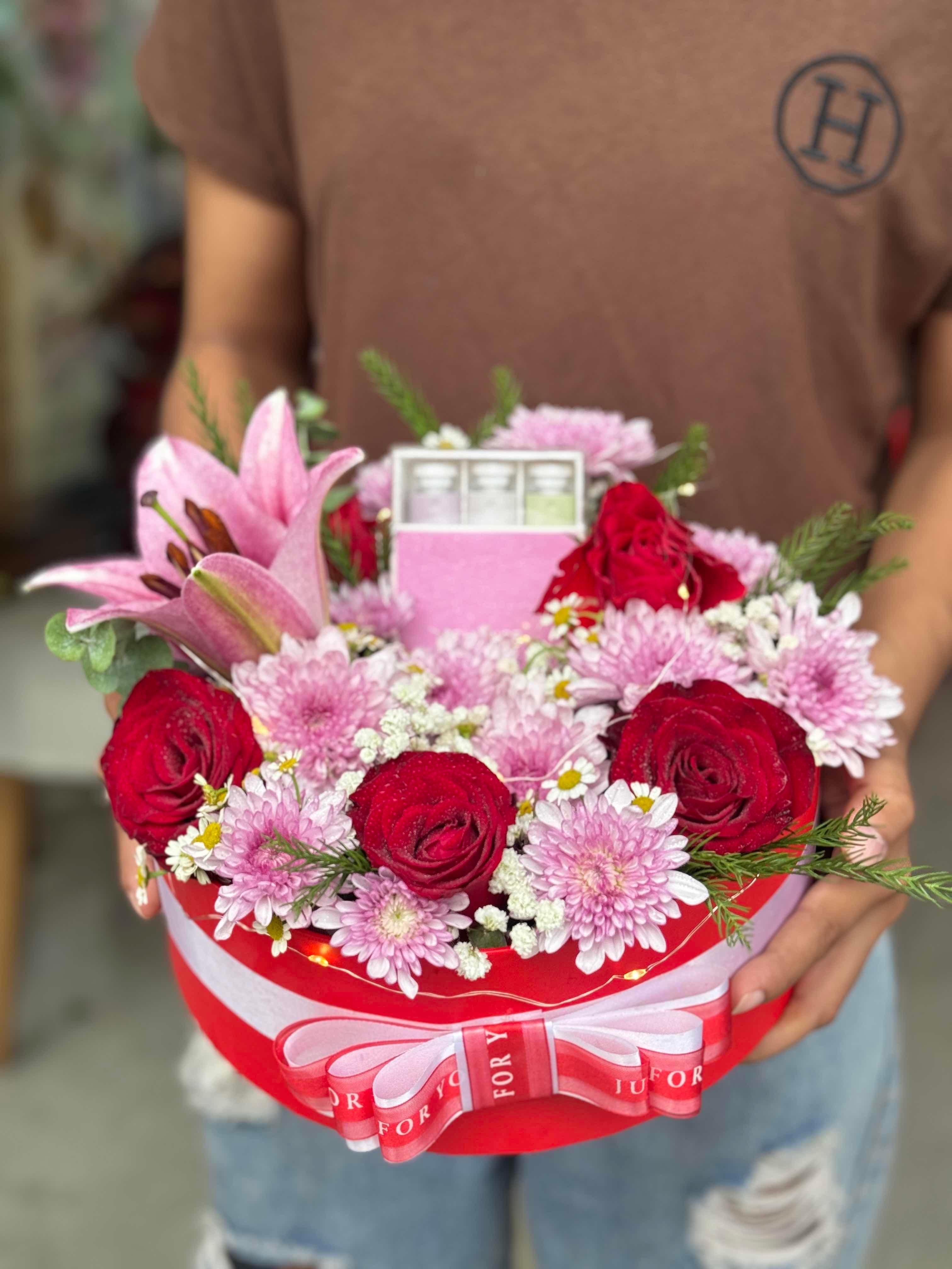 ប្រអប់ផ្កាស្រស់