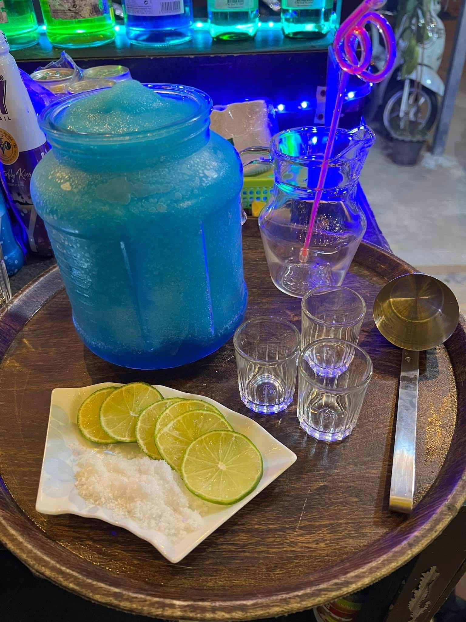ស្រាក្រឡុក ថូធំ