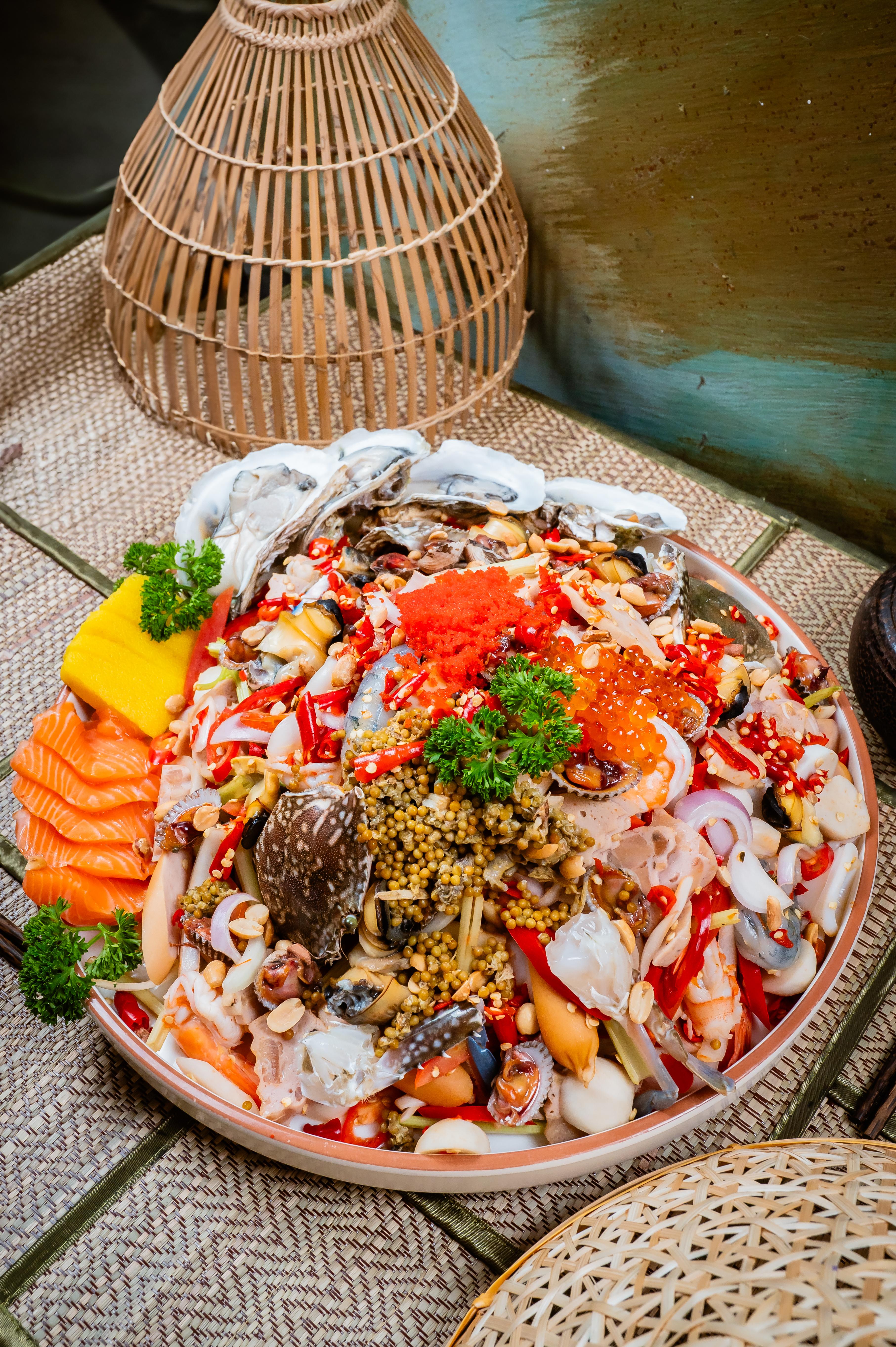 ឈុតញុំាសាមគ្គី Top1 Special mixed salad Top1 特色混合沙拉