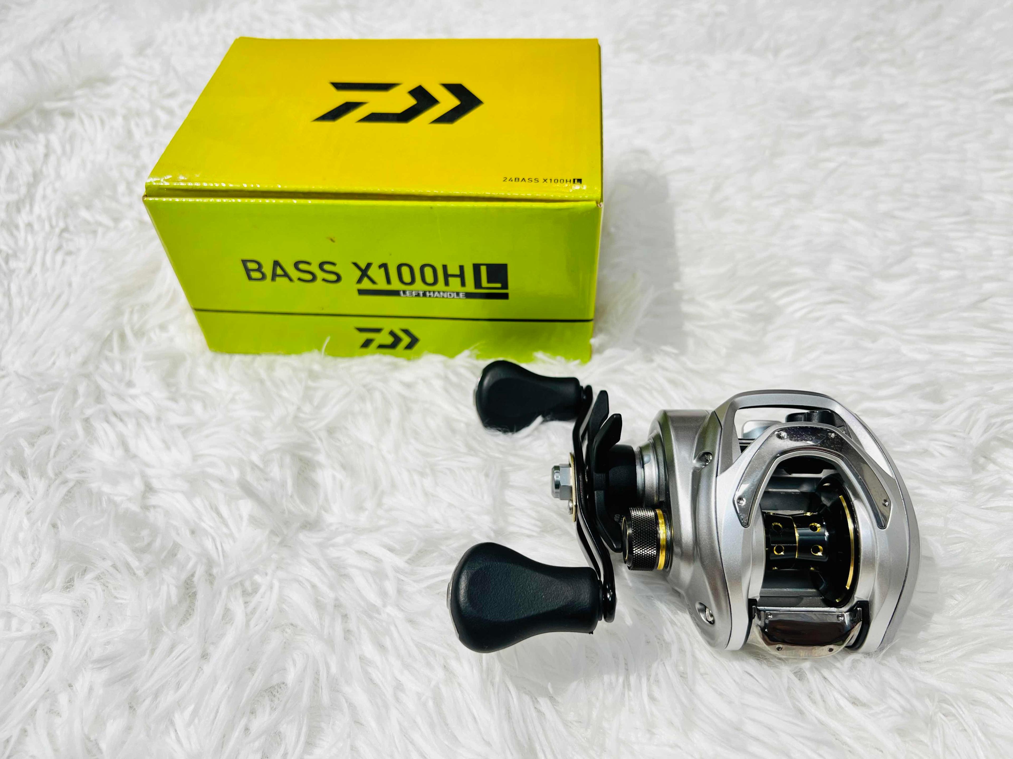 Daiwa Bass X100H-Left