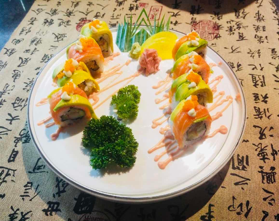 សាលម៉ុនអាវូកាដូ