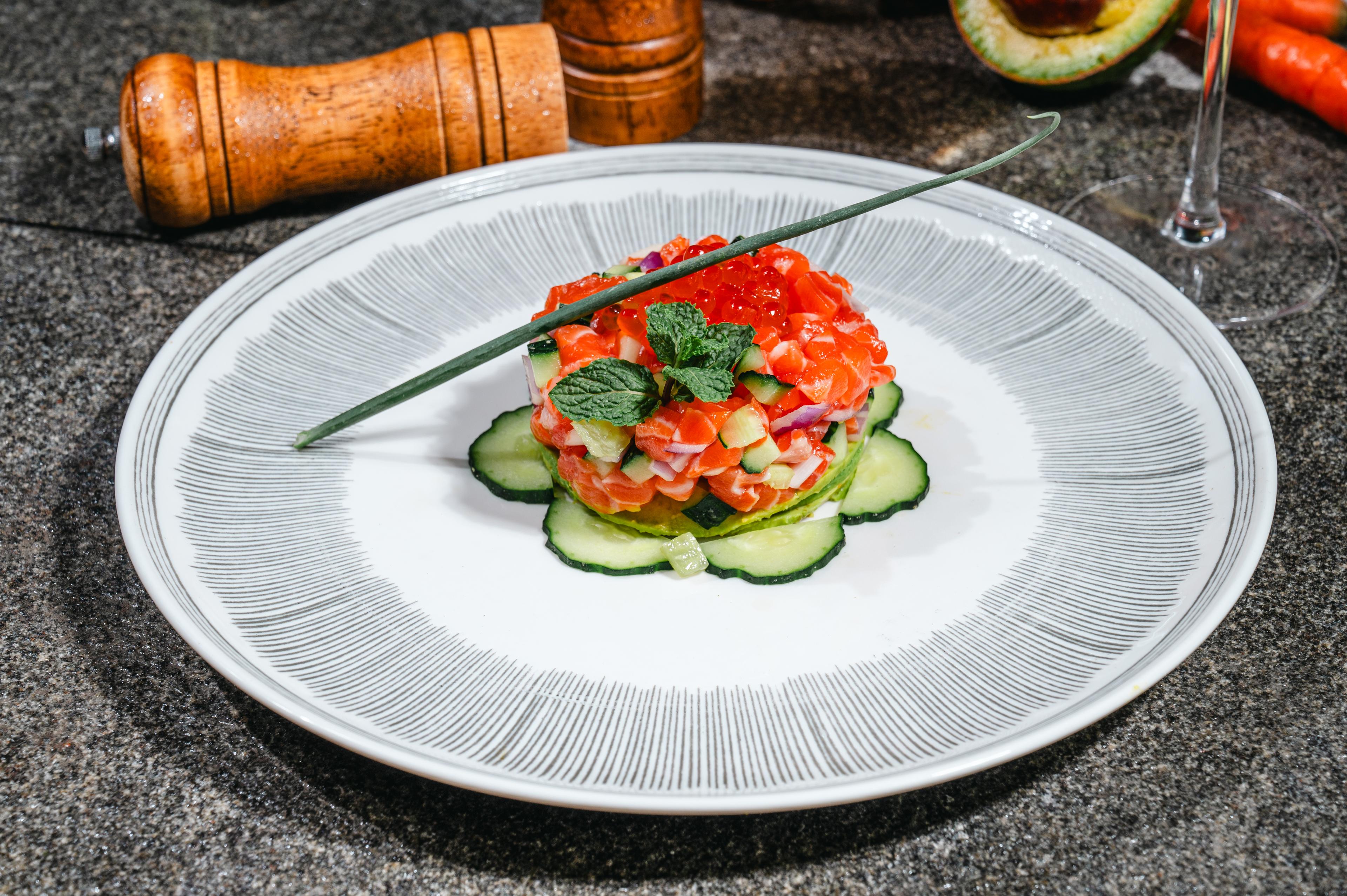 សាលម៉ុន តាតា Salmon tatare 鞑靼三文鱼