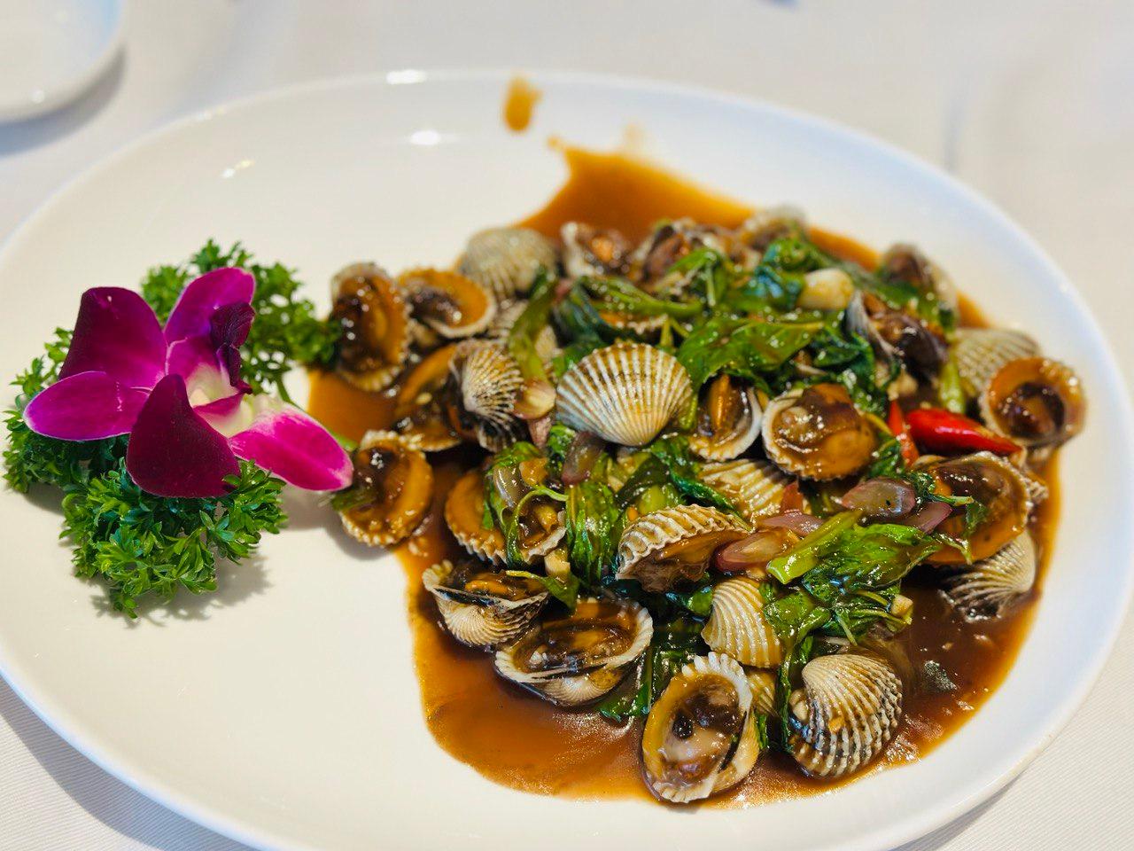 ងាវឆាអំពិលទុំ Fried Cockles With Tamarind
