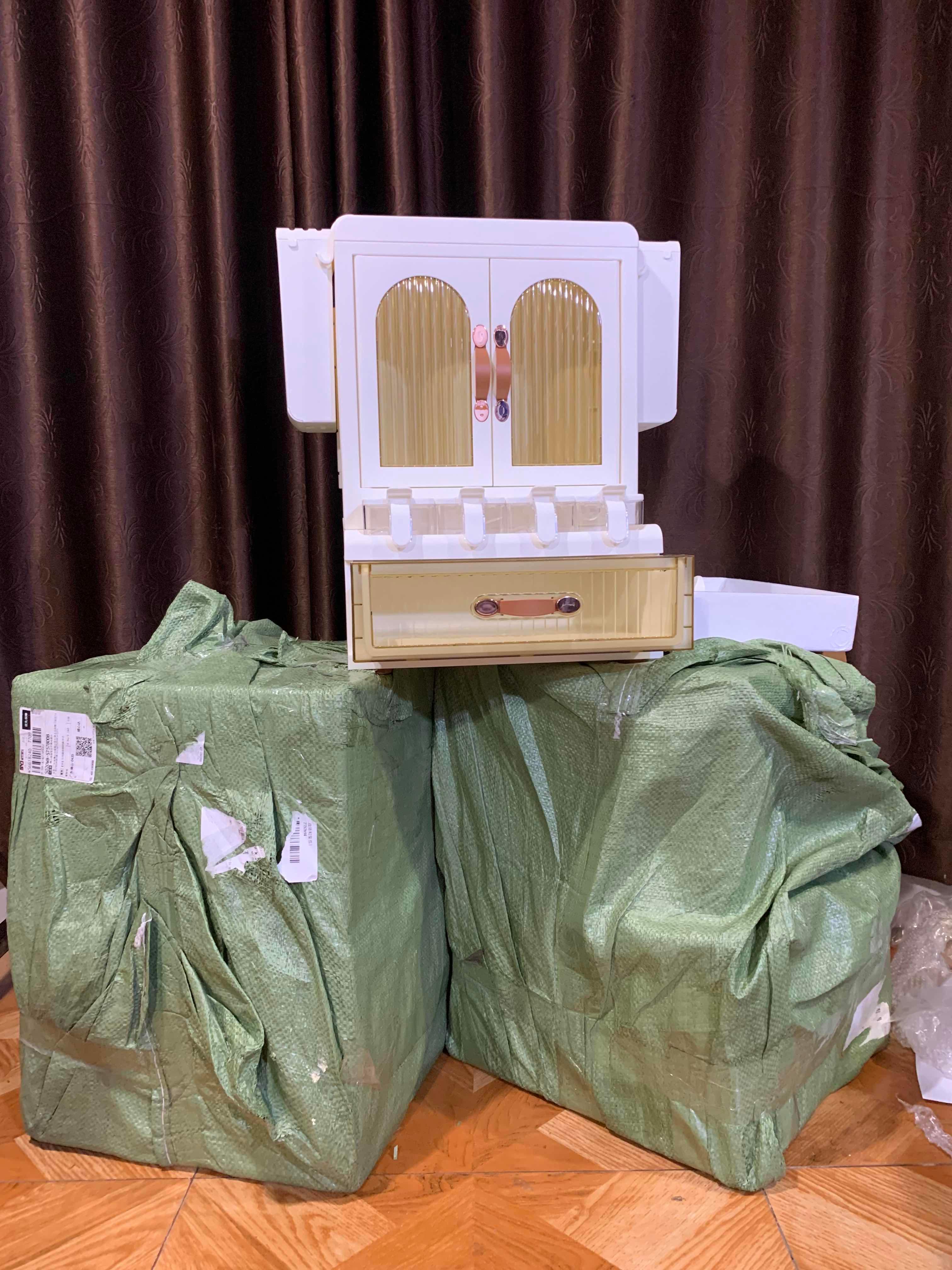 ទូរដាក់គ្រឿងទេស