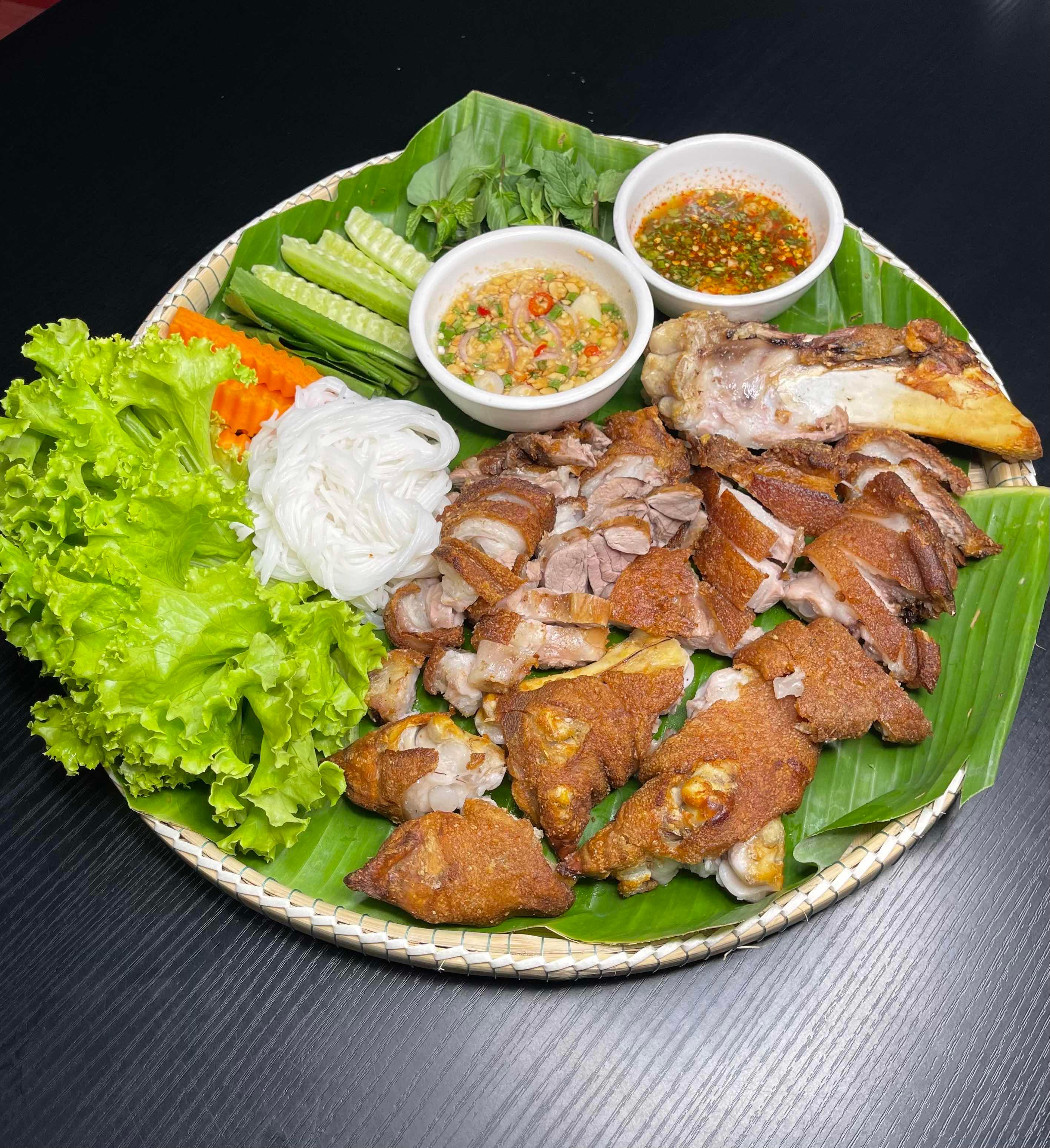 ជើងជ្រូកបំពងស្រួយ