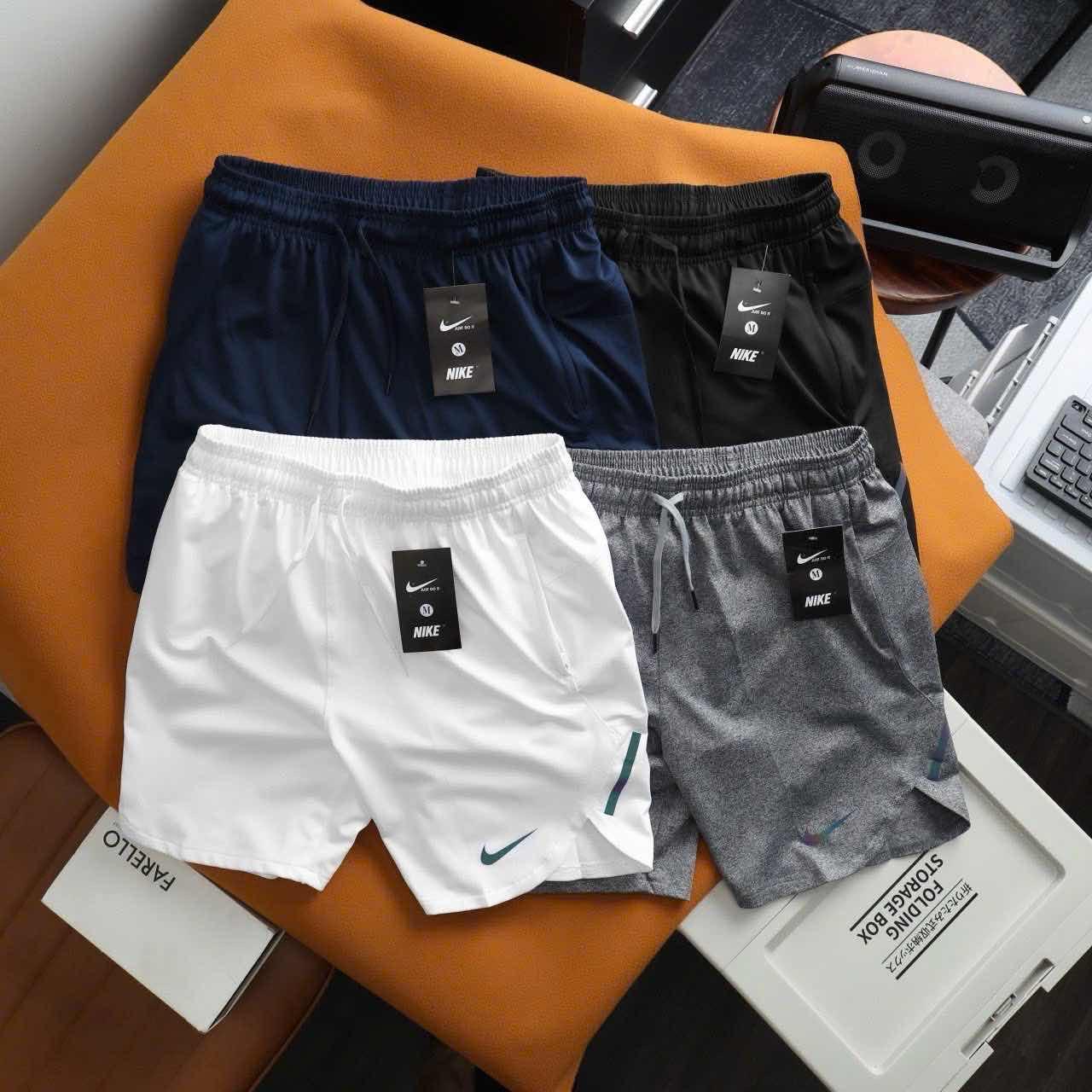 ខោខ្លី​Nike