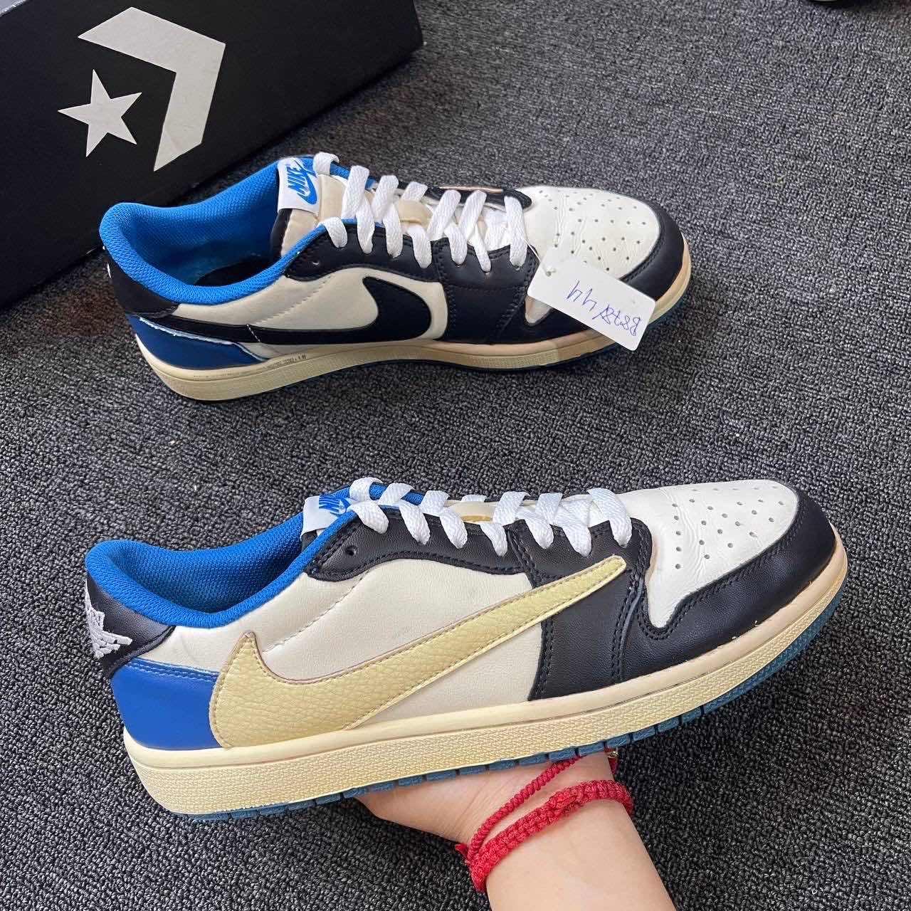 Nike-X Travis Scoot
