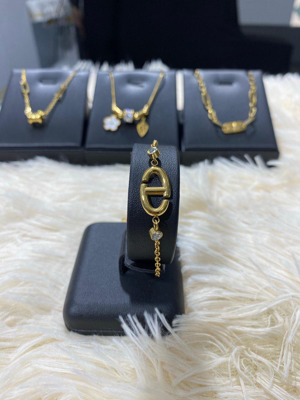 C175_Bracelet (Gold)