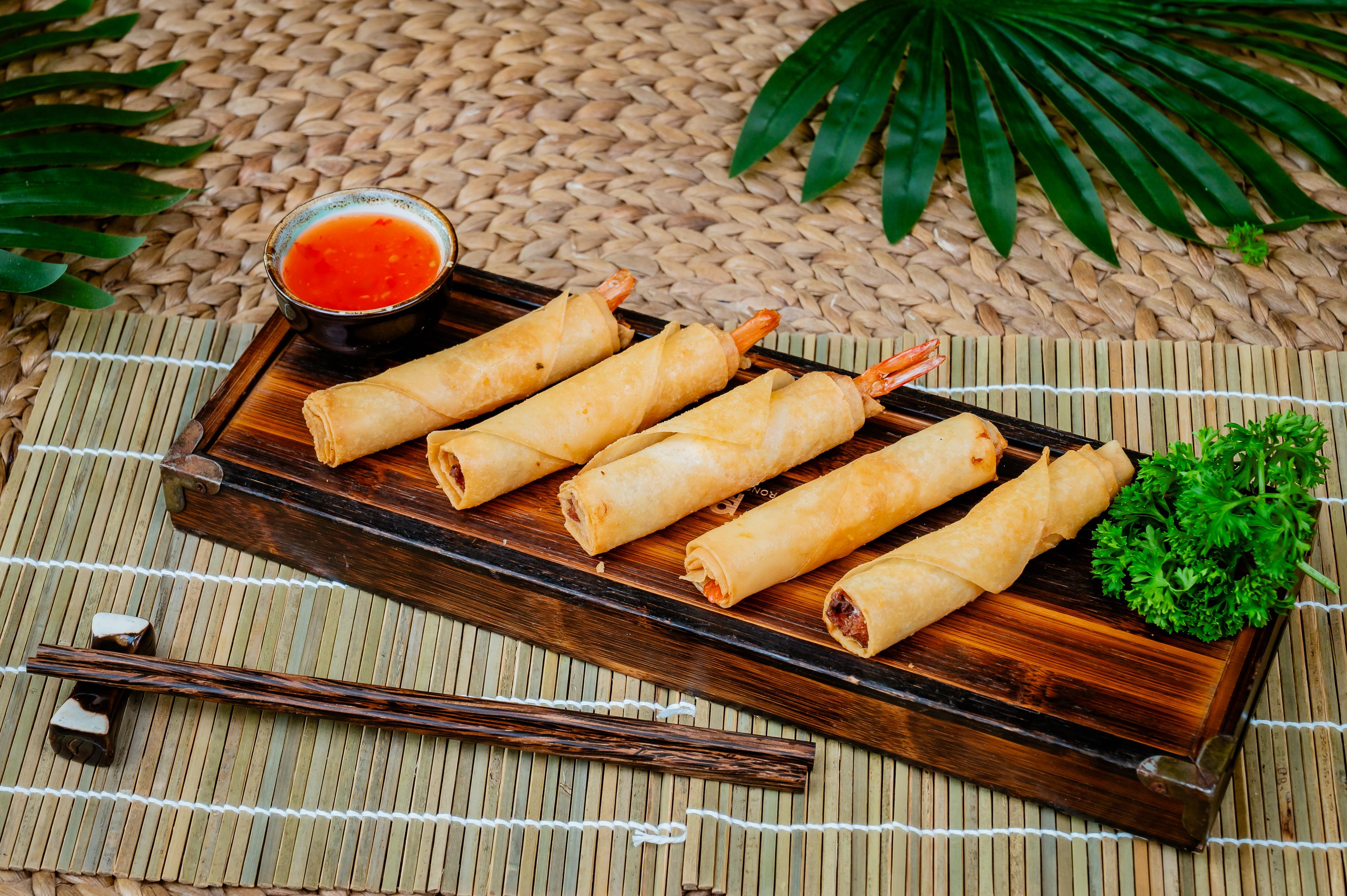 ចៃយ៉បង្គាបំពង Deep fried shrimp spring roll 炸虾春卷