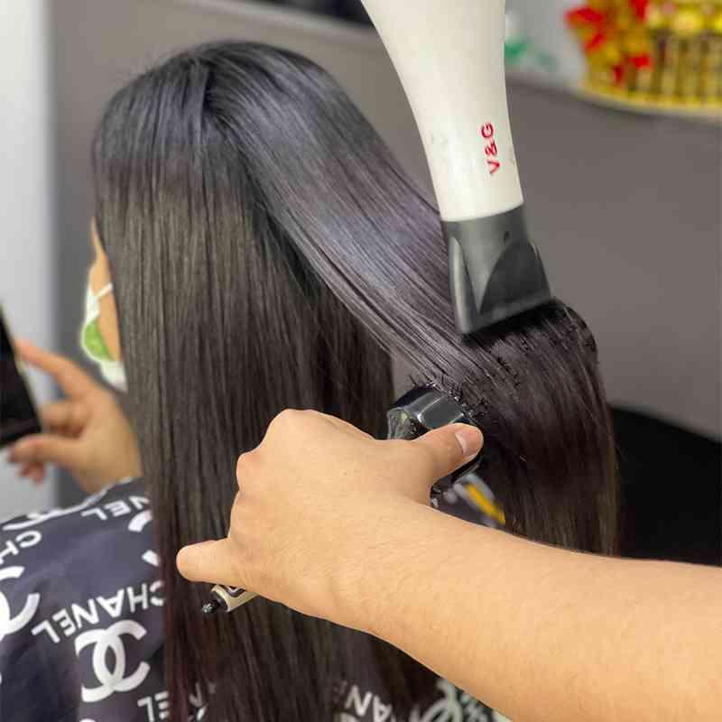 កក់សក់ ផ្លុំត្រង់