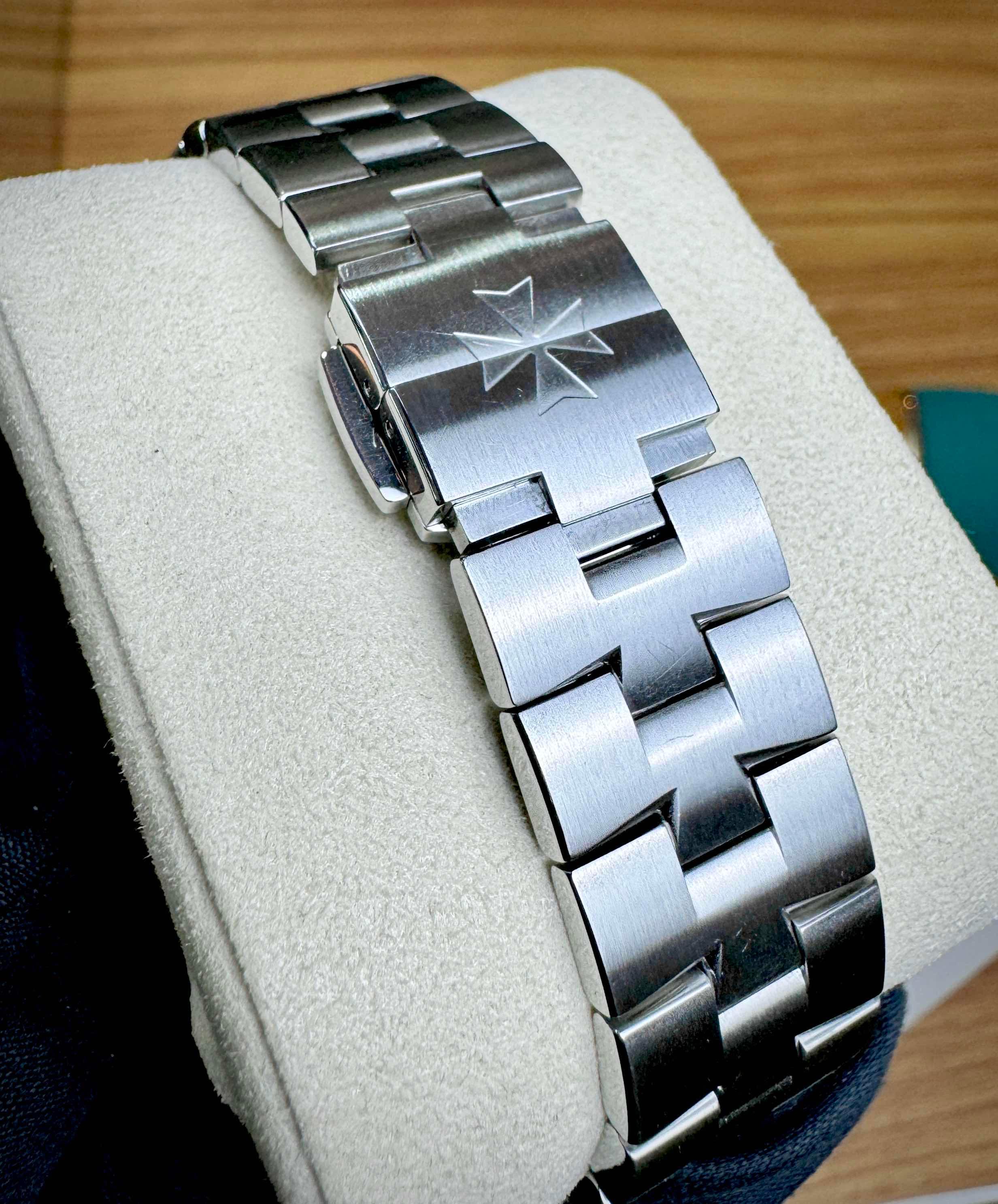 VACHERON CONSTANTIN Overseas Blue Dial Diamonds