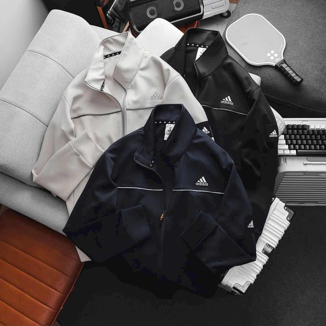អាវក្រៅសាច់យឺត​ Adidas