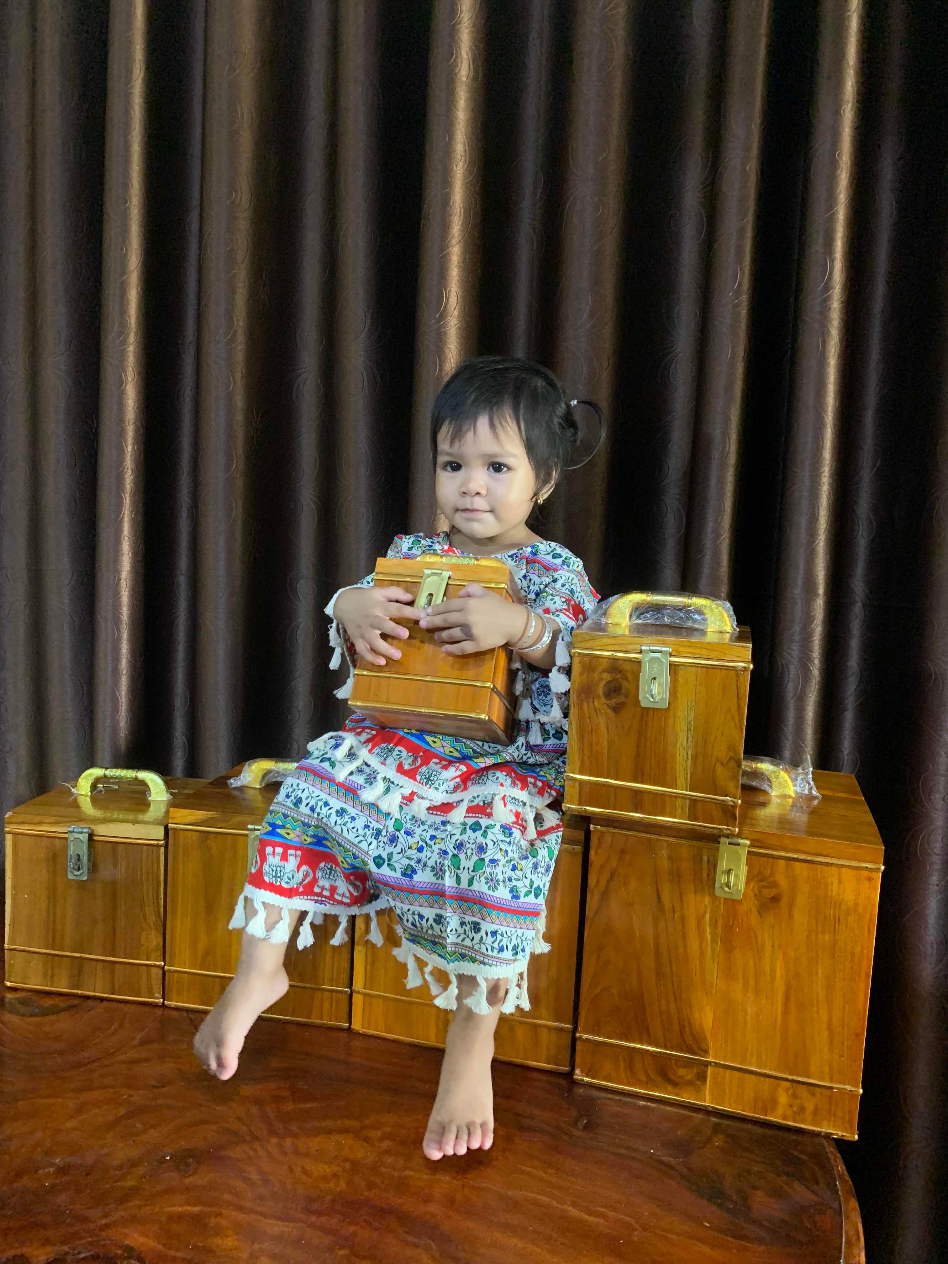 ធុង​សន្សំ​លុយ