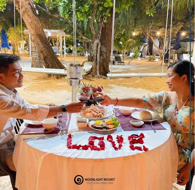 ROMANTIC DINNER MOONLIGHT 