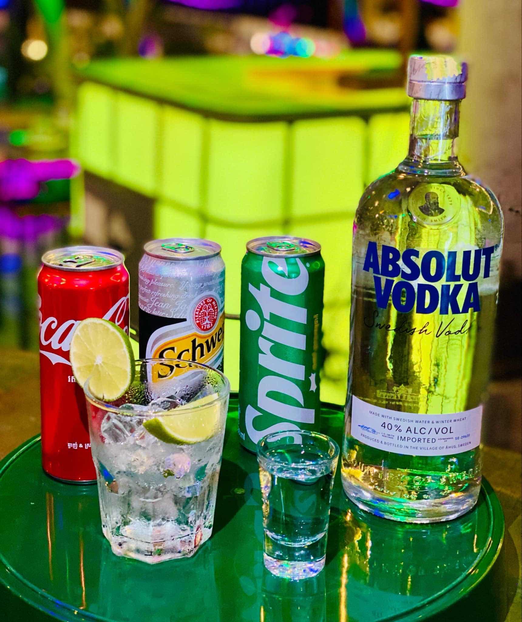 Vodka Absolut (Soda, Coke, Red Bull, Juice)