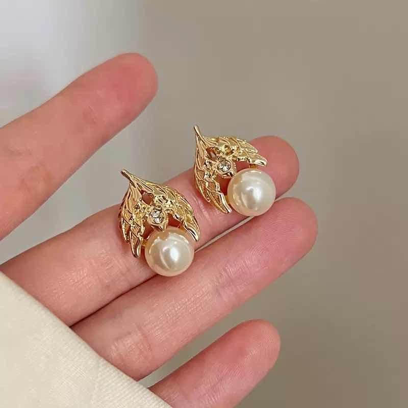 Stud earring