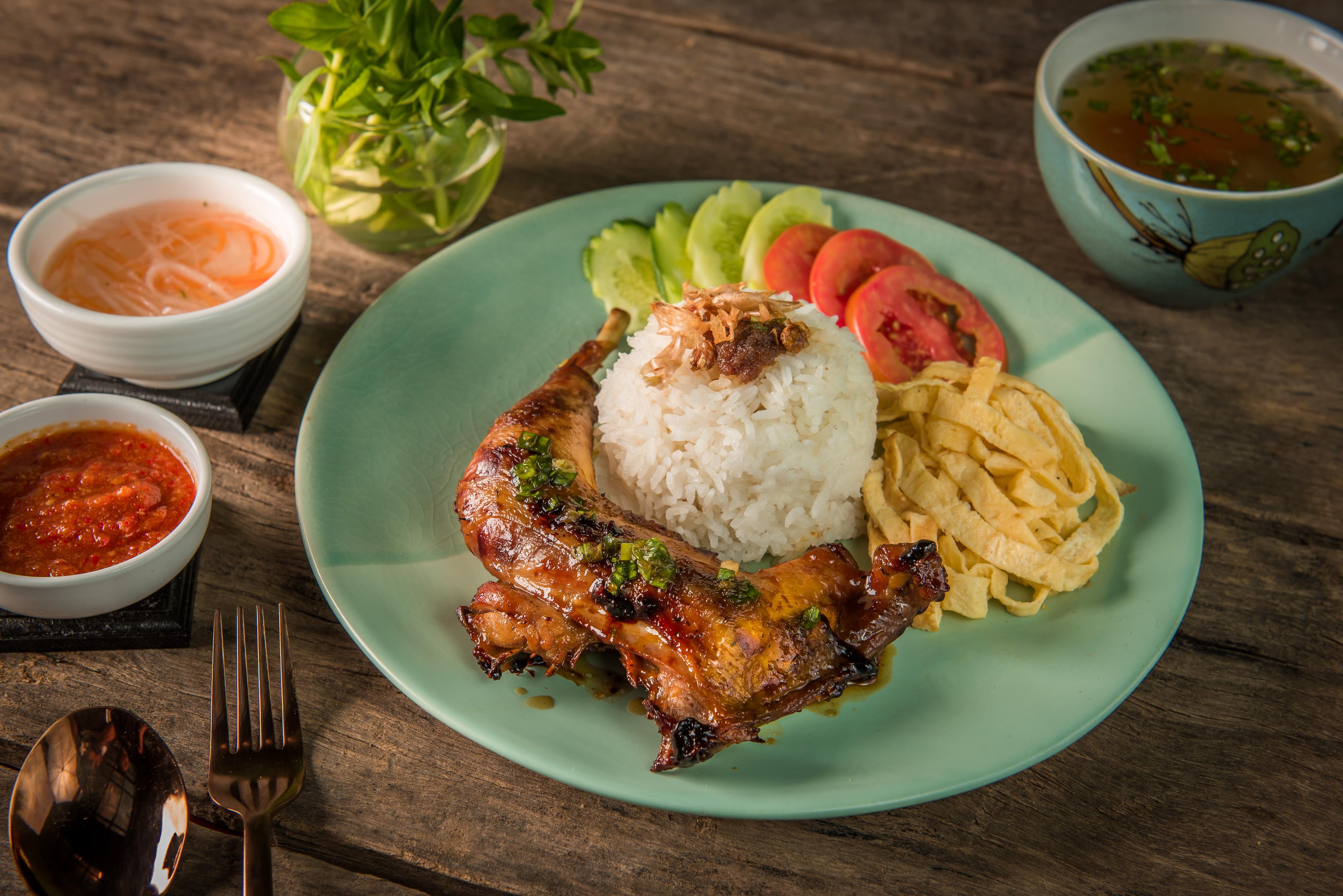 Fried Chicken With Steam Rice