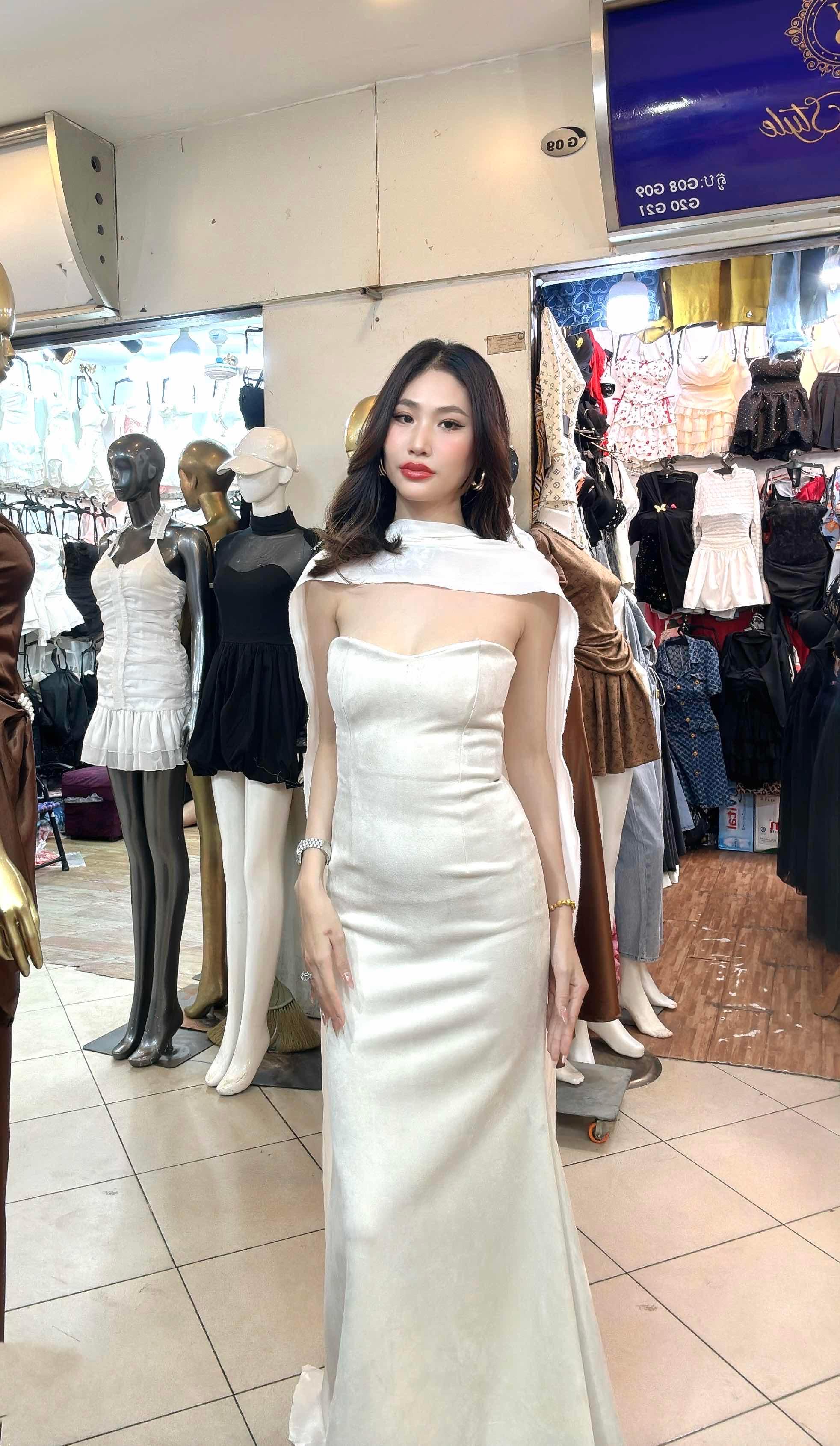 រ៉ូបកន្ទុយត្រីបាំងក